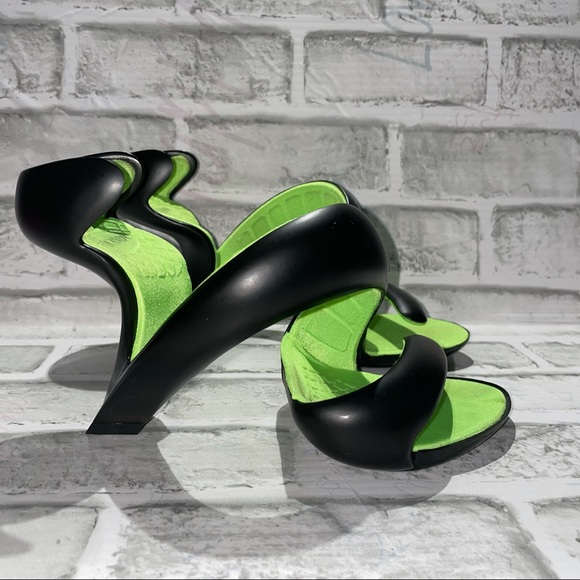 black lakers jersey 24